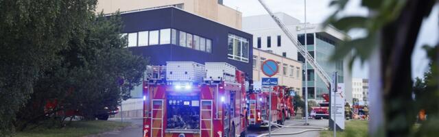 VIDEO ja FOTOD | Tallinna tehnikaülikooli loodusteaduste maja katus põles lahtise leegiga