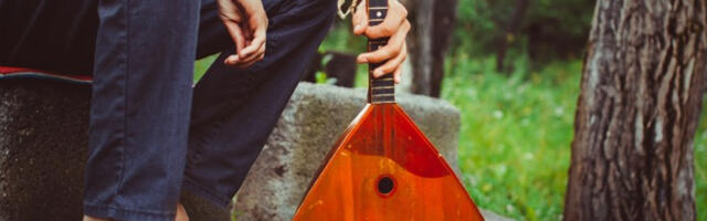 Rootsi folkbänd tühistati, sest nad mängivad vene muusikainstrumenti