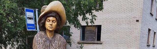 FOTOD | Ulakad, armsad, vimkaga: kas ka sinu kodukohta ehib eriline bussipeatus?