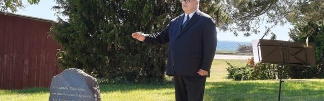 AVATI MÄLESTUSKIVI | Hiiumaa kirjanik sai kodukohta mälestuskivi