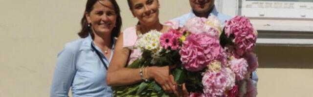 FOTO | Andrus Veerpalu 18-aastane tütar sai isa silme all kätte gümnaasiumi lõputunnistuse