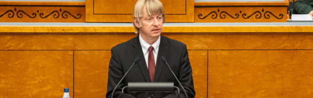 Rain Epler: “Valitsus tahab oma kliimahüsteerias meie põlevkivi- ja turbavarud 50 aastaks lukku panna”