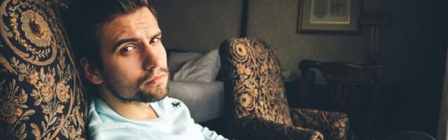 Mees, kes teeb kõiki kodutöid, kuna ei taha, et tema naisel oleks majas kodutööid