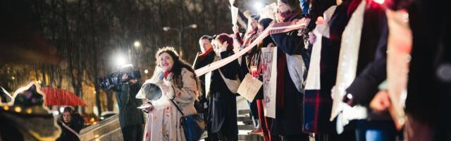 VIDEO ja FOTOD | Vabaduse väljakul avaldati meelt Läti seimi otsuse vastu väljuda Istanbuli konventsioonist