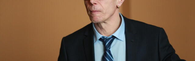 Postimees nõuab kohtu kaudu riigikogu liikmelt fotode kasutamise eest tasu