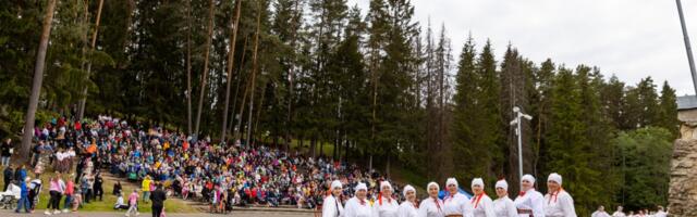 Valgamaa laulu- ja tantsupidu kolib tänavu Lätimaale: lavale astub üle 1100 esineja kahelt poolt piiri