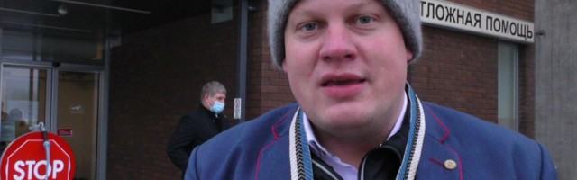 Reporter: Noorte meeste klubi Round Table Estonia kingib Eesti meditsiinitöötajatele pirukaid, puuvilju ja energiajooki