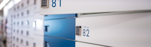 Smartposti pakiautomaate saavad nüüd kasutada ka nägemispuudega inimesed