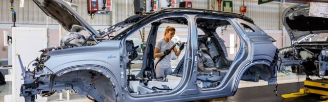 Renault astub droonisõtta