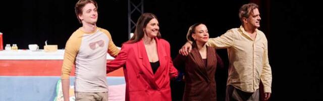 "Jedna najboljih komedija ove godine": I u Beograd stigli "Ljudi odozgo", pozorišni hit u Evropi i Latinskoj Americi