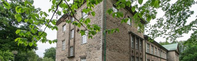 Minister lükkas Lüganuse kooli riigistamise ettepaneku tagasi