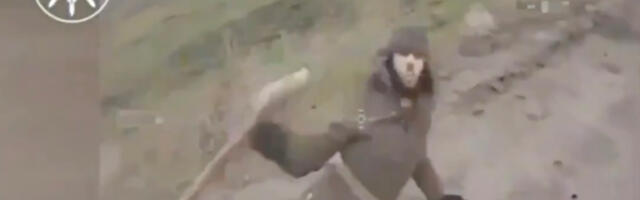 VIDEO: Ukraina droon ründas karkudel liikunud vene meest NB! Nõrganärvilistele mittesoovitav