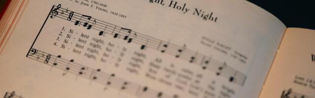 ChatGTP: kuula maailma 10 kõige populaarsemat jõululugu