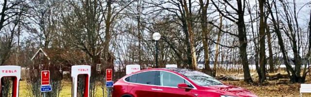 Tesla sattus Norras pahandustesse ja peab klientidele maksma