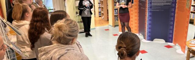 RÄNDNÄITUS | Kärdla raamatukogus näeb esimese eestikeelse raamatu sünnilugu