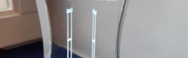 Viru-Nigula vald sai rändkarika „Siia saab“