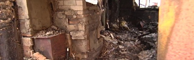 Reporter: «Pilpakülas» põlesid keskpäeval maani maha kaks hoonet