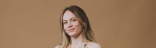 LISETT HAN­SEN Keh­rast esin­dab Ees­ti noo­ri üle-eu­roo­pa­li­sel kong­res­sil