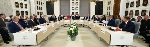 REPORTAAŽ | Saja miljoni inimese presidendid Tallinnas. Ning sõnad ja seened