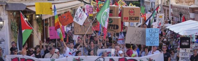 ANNETUSED VENEETSIALE EI AIDANUD! Miljardär Jeff Bezose luksuslik pulmamöll tõi kaasa protestide tormi