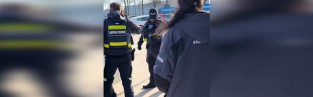 VIDEO | Turvatöötaja pihustas politseinikke filminud naist pipragaasiga. Turvafirma_ naine kujutas ametnikele ohtu
