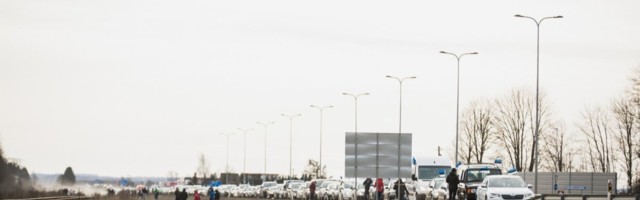 Keskerakondlane osales tänasel koroonapiirangute vastasel meeleavaldusel. Kiik: Kui kellegi jaoks on viirus pseudomure, siis tuleks kaaluda, kas nad on õiges erakonnas