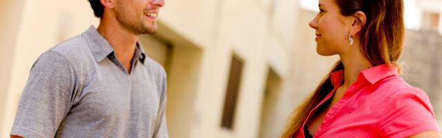 15 märki, et tal on sinu vastu tunded, kuigi ta püüab neid igal hinnal varjata