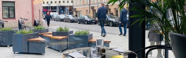 Pilvelõhkuja allkorrusel asuv restoran ühendab osavalt suurlinliku elegantsi ja prantsuspärase miljöö