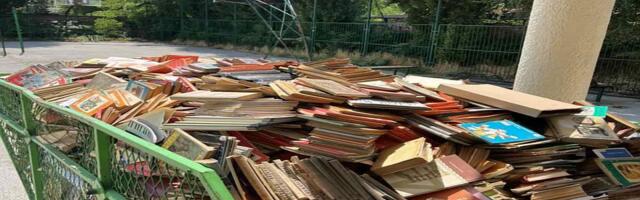 Novosadska škola bacila knjige, u kontejneru i one sa posvetom Mike Antića i Desanke Maksimović