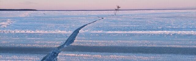 Transpordiamet sulges pragude tõttu Hiiumaa–Saaremaa jäätee