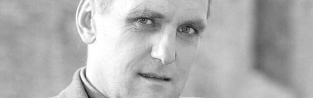 Suri näitleja Erik Ruus