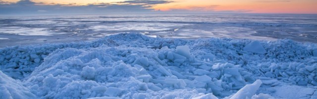 FOTOD | Pärnu randa on kuhjunud võimsad rüsijäämäed