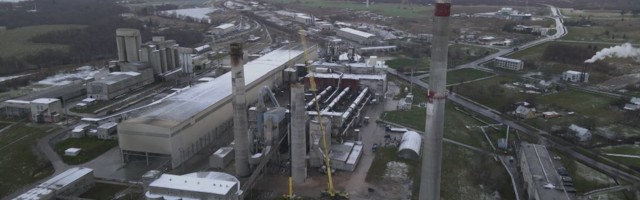 Reporter: Kundas lammutatakse tsemenditehase korstent