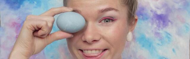 Disainer vormib munakoortest kauneid kõrvamune