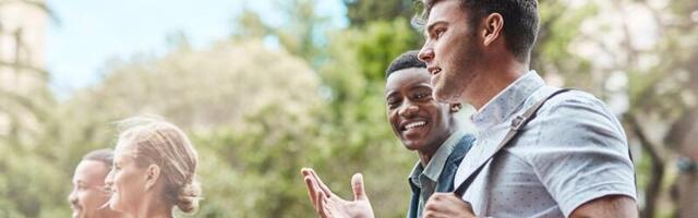 Kas koosolekud peaks alati toimuma laua taga istudes, siseruumis ja kunstlikus valguses? Oh ei! Uus trend soosib liikuda ja arutleda