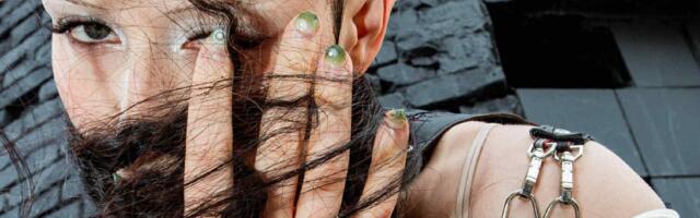 Vaimustavalt veider: Kitty Florentine on Eesti popi kõige maagilisem ilmutus