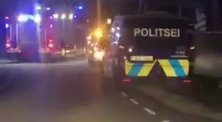 LUGEJA VIDEO | Eile hilisõhtul põrutas hooletu juht oma Audiga Narva-Jõesuus vastu metallist liinimasti