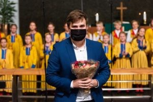 Ilus, eestikeelne ja lauldav