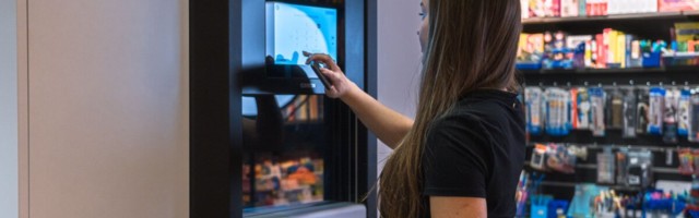 Cleveron tegi kioskitele ja väikepoodidele minipakiroboti