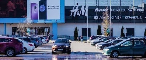 Parklas liigeldes ei ole eesõigus alati sellel, kes sõidab laiemal teel