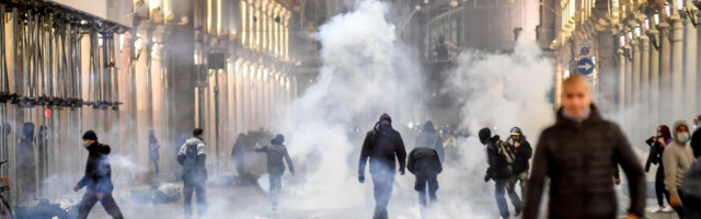 VIDEO | Itaalias puhkesid uute koroonapiirangute vastu vägivaldsed meeleavaldused