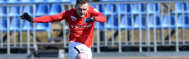 Hoogu läinud Narva lõi Viljandile kuus väravat