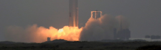 VIDEO | Elon Muski kosmoselaev Starship tegi esimese eduka maandumistesti