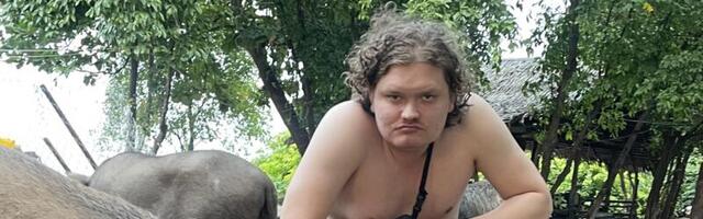 Maiduk läheb oma esimesele stand-up tuurile