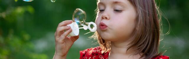 Laste armastatud mullitaja jätab riietele plekid, mida on väga raske välja saada, kuid rohtu siiski leidub