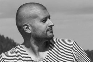 Argiabsurdi diskreetne võlu