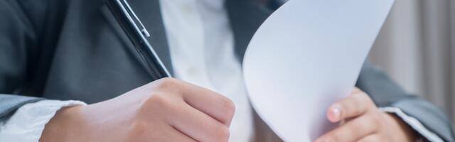 Ameerika Ühendriikide riigiasutustest asuti uuskeelt välja juurima