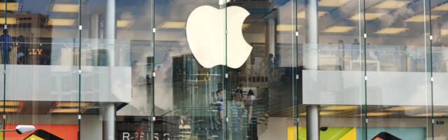 Viska pilk peale: esmased lekked paljastavad volditava iPhone’i veidra kuju