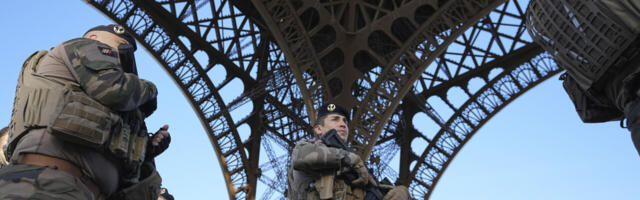 Kõlab nagu must huumor: Pariisi politseiülem rõõmustab, et Eiffeli torni juures pole enam kedagi vägistatud
