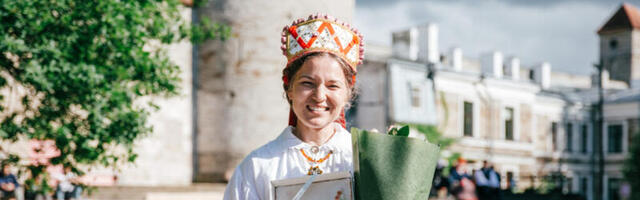 TUNNUSTUS | Folkloorinõukogu tunnustas Jaanika Kuuske aasta juhendaja tiitliga